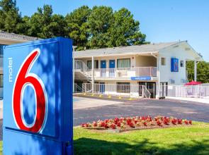 Motel 6 Longview, TX