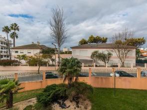 Deluxe 2BDR Apartment in Carcavelos by LovelyStay