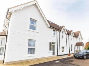 Hookwood Lodge London Gatwick