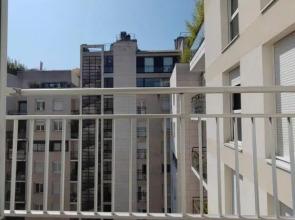 10 mins walk to metro,La Défense, renovated