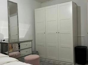 Flat-sleep2bathtub-netflix-heart of London-balcony