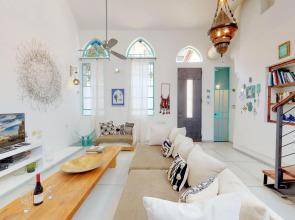 Roman Atmosphere by HolyGuest