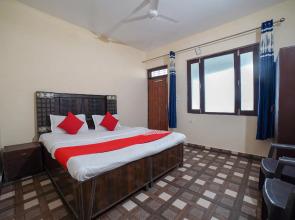 OYO 74221 Hotel Sk First Transit