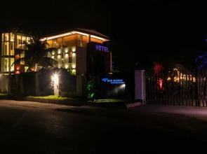 Red Mango Hotel and Apartments