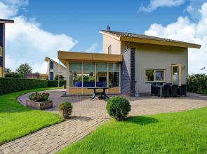 Luxurious Holiday Home in Koudum With Pool