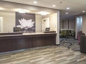 Howard Johnson by Wyndham Sacramento Downtown