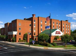Hampton Inn & Suites Charlottesville-At the University