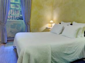 Independent Apartment n 4 in an Old Mansion Located by the Mouth of Douro River