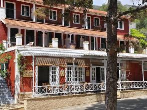 Zefiros Traditional Hotel