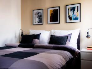 Cozy studio apartment in New Town with Disney+