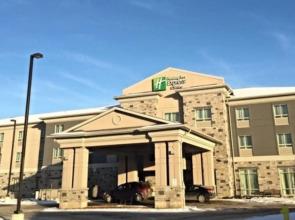 Holiday Inn Express & Suites Thunder Bay by IHG