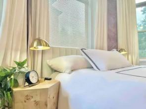 The Elliott Hotel at Highland Park