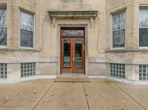 2BR near Wrigley - Grace 05-3