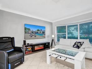 NEW Waterfront Dream 4br Pool House Boat Deck