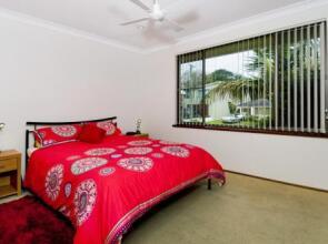 Cara Nobbys Beach 11 Wesley Avenue