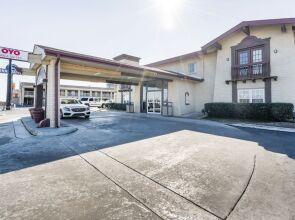 OYO Hotel Tulsa N Sheridan Rd & Airport