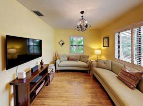 Las Olas Oasis - 3 Br Home