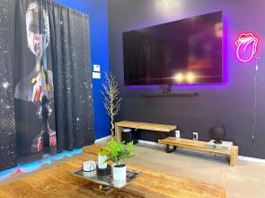 ATX Icon Mansion Rainey Street 6 min Walk