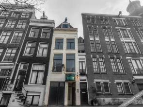 Canal View Suite (Adults Only)