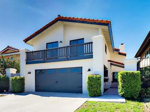 2311 Victoria Avenue Home 3 Bedrooms 2.5 Bathrooms Home