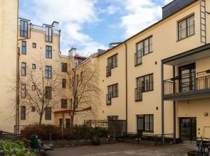 Spacious studio with sauna in Ullanlinna