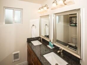 The Seattle Stunner - 1960's Retro Apt - Sleeps 6