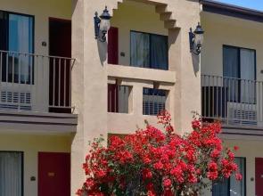 Lamplighter Inn & Suites at SDSU