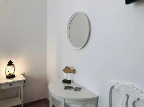 Stylish Home for 6 in Adamas