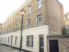 Stunning Deluxe 3 Bedroom House in Fitzrovia