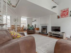 Modern 2 Bedroom Apartment With Balcony Close To Borough tube