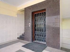 iROOMZ Hotel Sweekar Suites