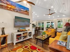 International Colony Club 22