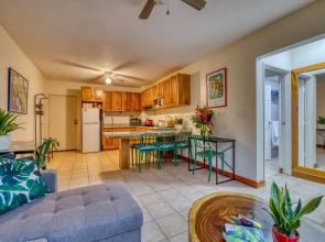 Golden Getaway Apartments