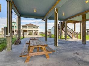 Texas Gulf Coast Home: Walk to Bolivar Beach!, Port Bolivar