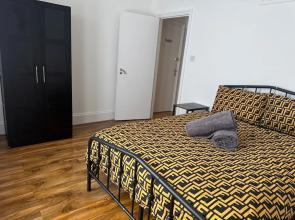 2 Bed Flat - Sleeps 4 - Parking - Wifi