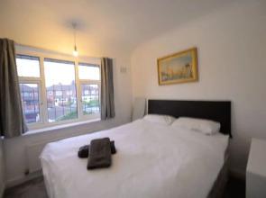 Alluring Holiday Home in Coventry With Garden