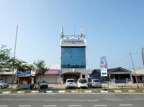 OYO 89352 Golden Terminal Lodge