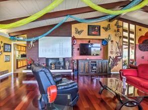 Colorful El Cajon Gem: Deck, Garden & Valley Views