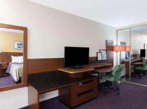 Days Inn & Suite Qualcomm Stadium/sdsu