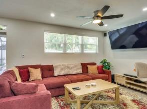 Backyard Oasis: Fort Lauderdale Home Near Beach