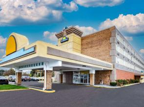 Days Inn by Wyndham Livonia/Canton/Detroit