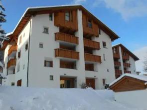 Apartment Chesa Maurus A1