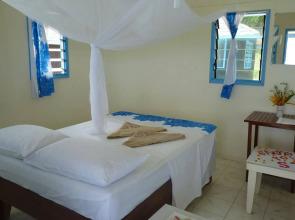 Litia Sini Beach Fales