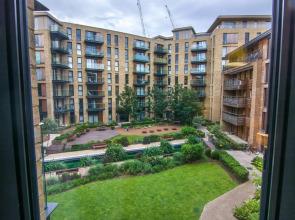 Water Gardens Square