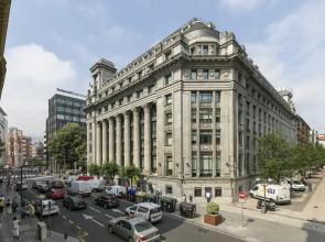 Gran Via 3 by Forever Rentals. 3 Bedroom Apartment With Wifi in Abando. Groups