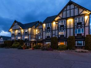 Quality Inn Waddling Dog