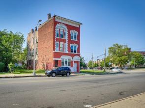 Sleek Newark Vacation Rental 12 Mi to Nyc!