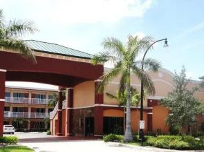 Plantation Inn Hotel & Lounge