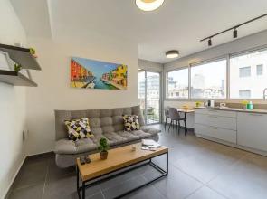 Bugrashov by the Beach 1 BDR & Balcony