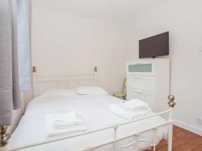 Modern 2 Bedroom Flat in Stoke Newington